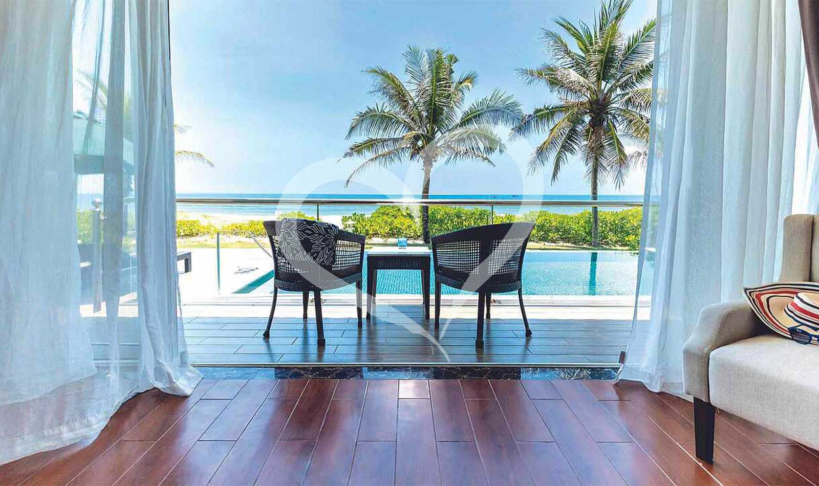 One Bedroom Ocean Front Pool Villa