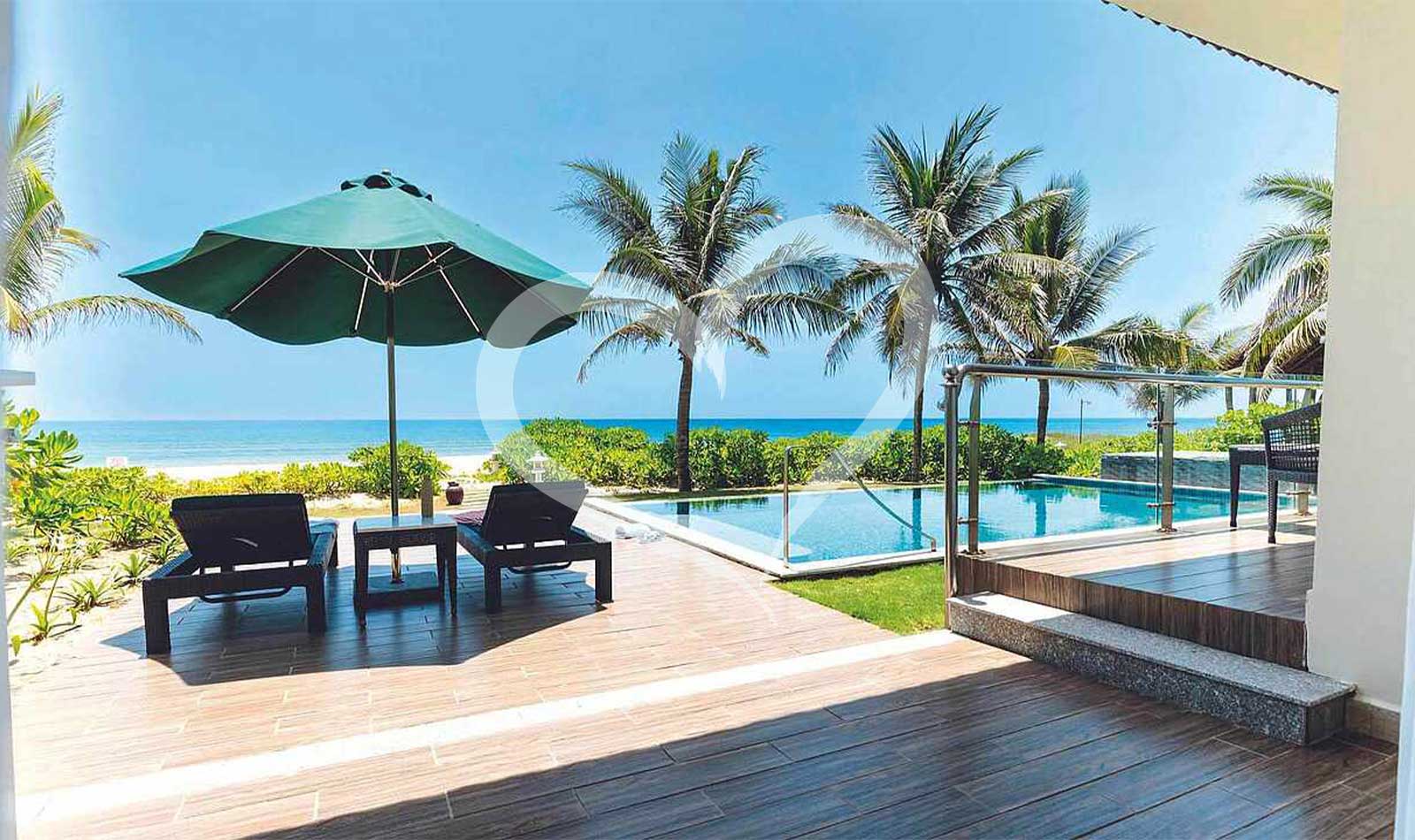 One Bedroom Ocean Front Pool Villa